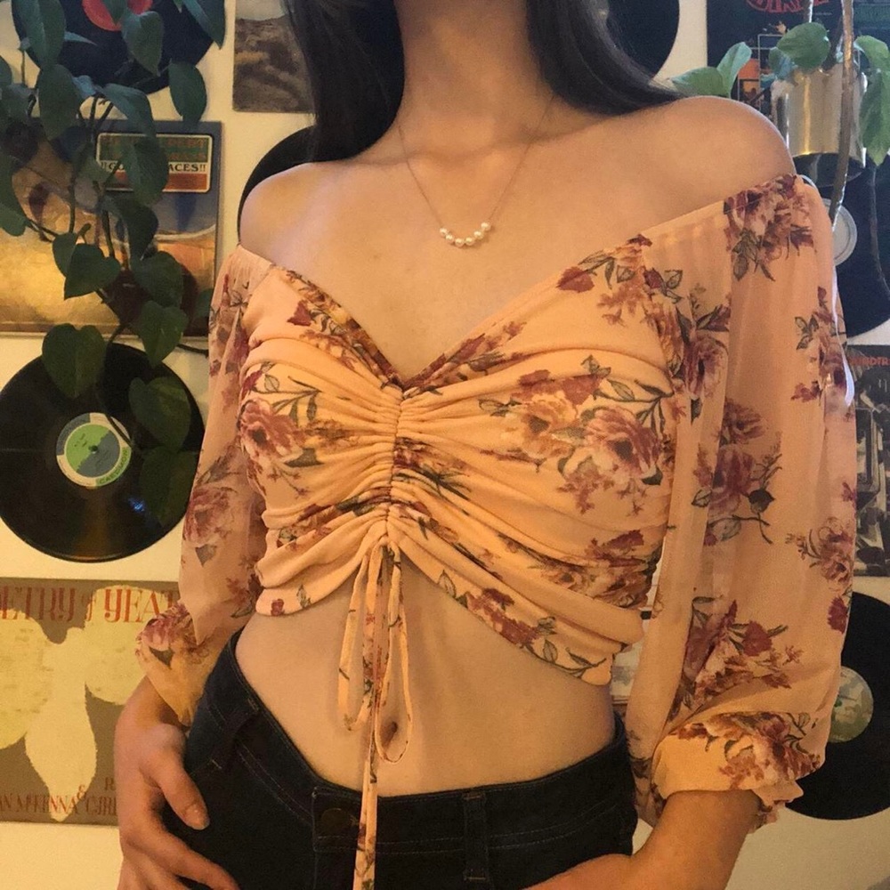 Croped floral blouse